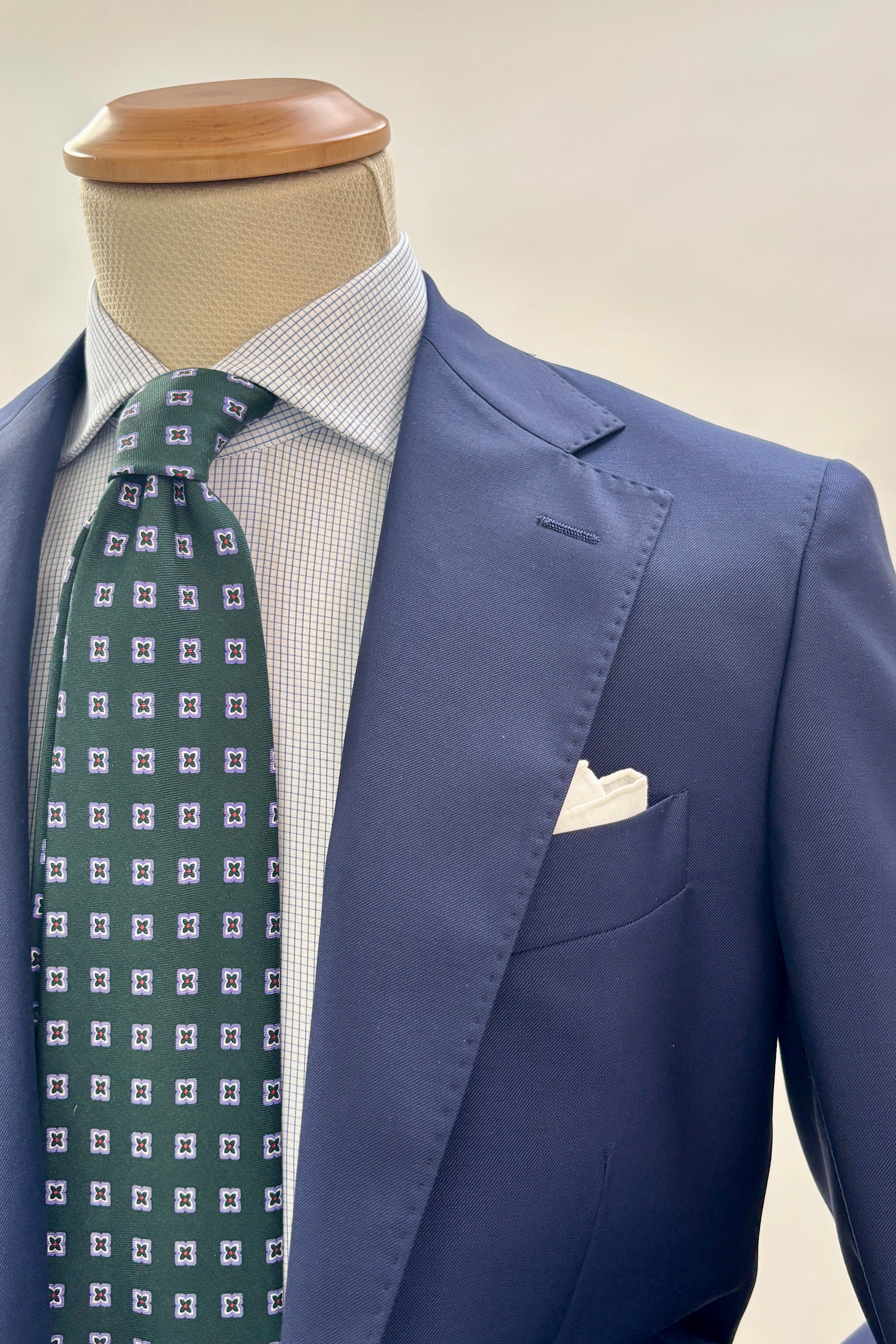 Abiti Sartoriali: Il Perfetto Connubio tra Tradizione e Innovazione