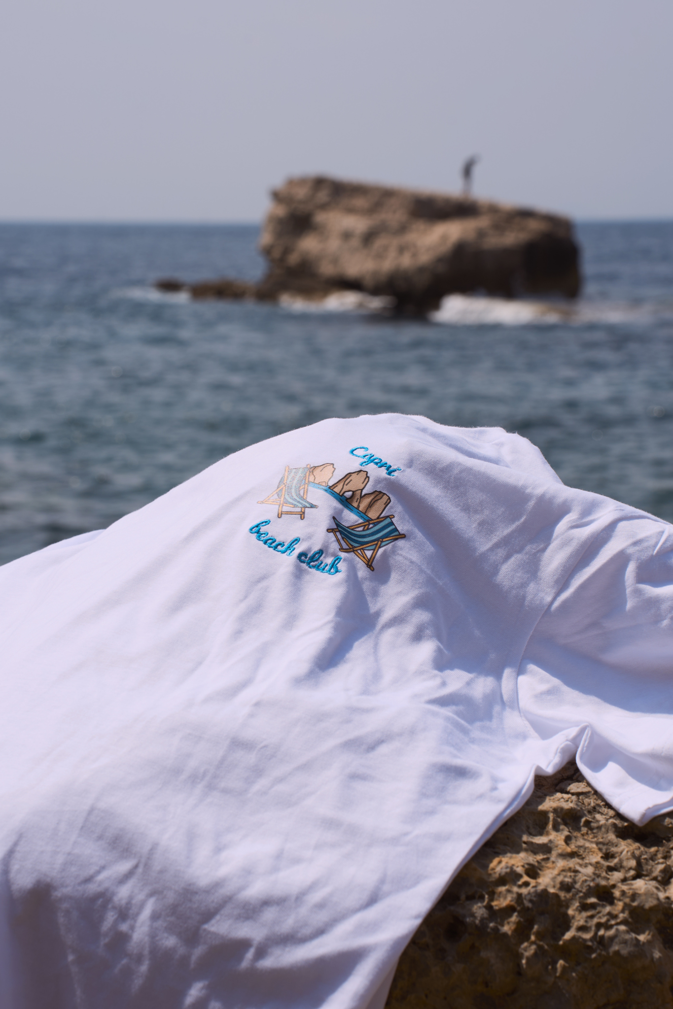T-SHIRT RICAMATA "CAPRI BEACH CLUB"