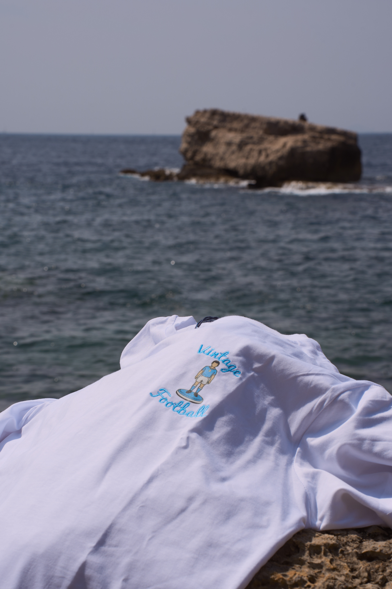 T-SHIRT RICAMATA "VINTAGE FOOTBALL"