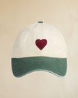 CAPPELLO BICOLORE CON CUORE RICAMATO – 100% COTONE