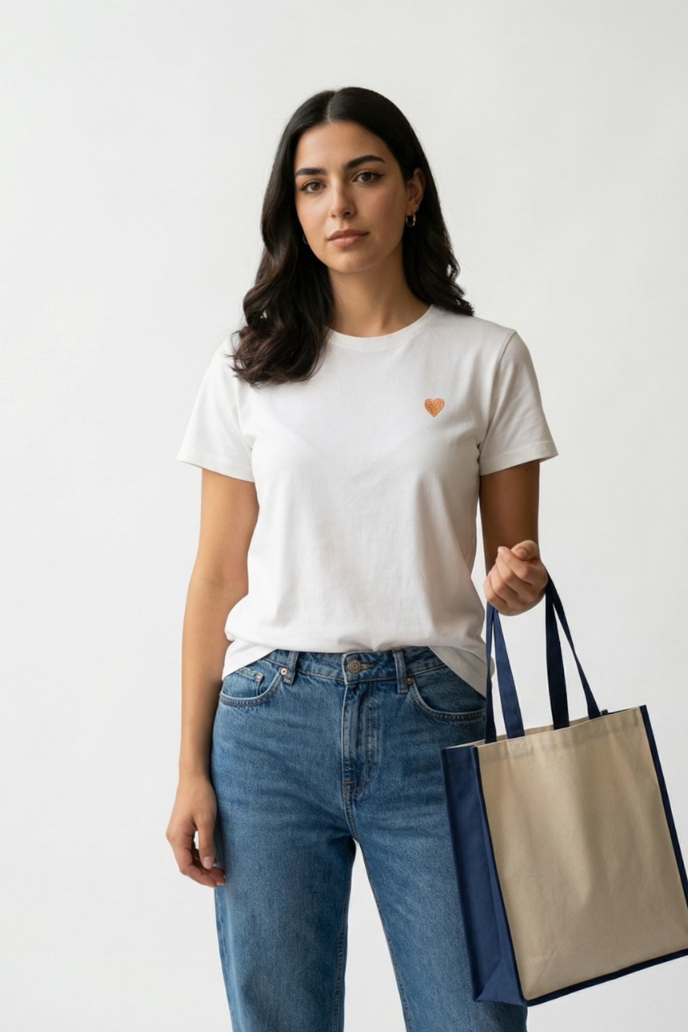 T-SHIRT UNISEX RICAMATA CUORE